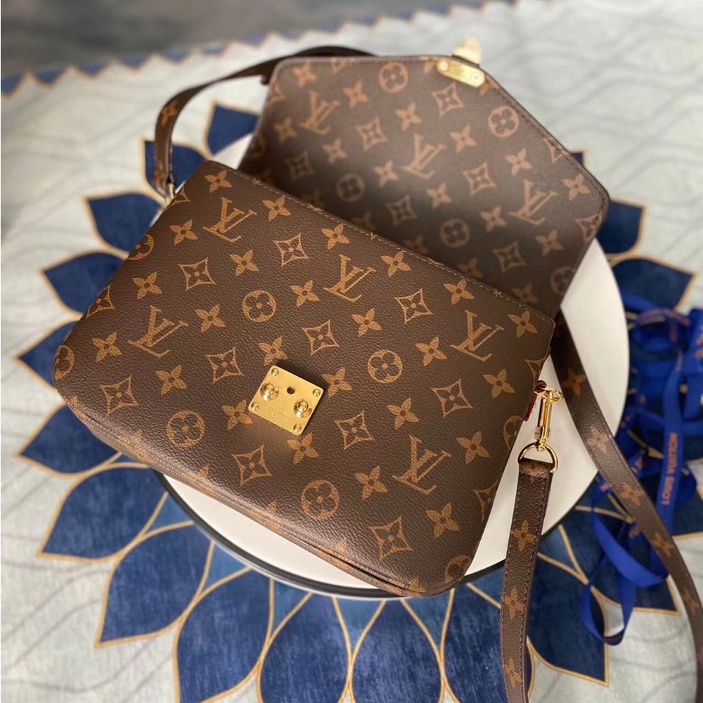 Louis Vuitton Bucket Bags Casual Shoulder Bags - Picture 4 of 8